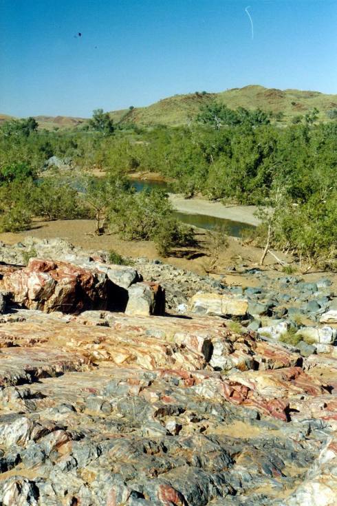 Resize of 07-26-2004 02 bar.jpg