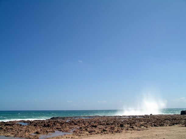 Resize of 08-25-2004 09 Spray at Blowholes 3.JPG