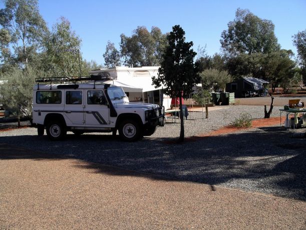 Resize of 09-09-2004 01 Yulara Village.JPG