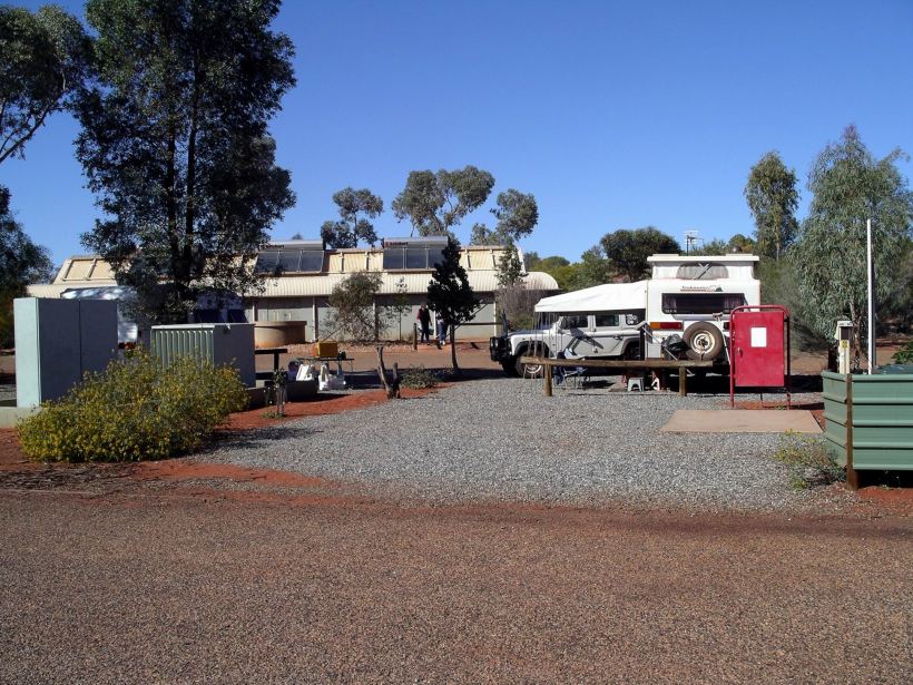 Resize of 09-09-2004 02 Yulara Village 2.JPG