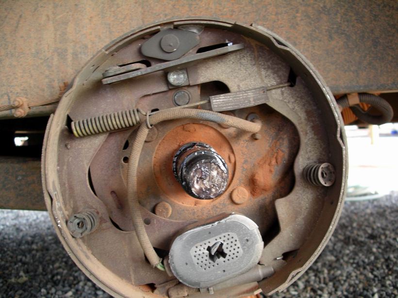 Resize of 09-10-2004 04 brake interior.JPG