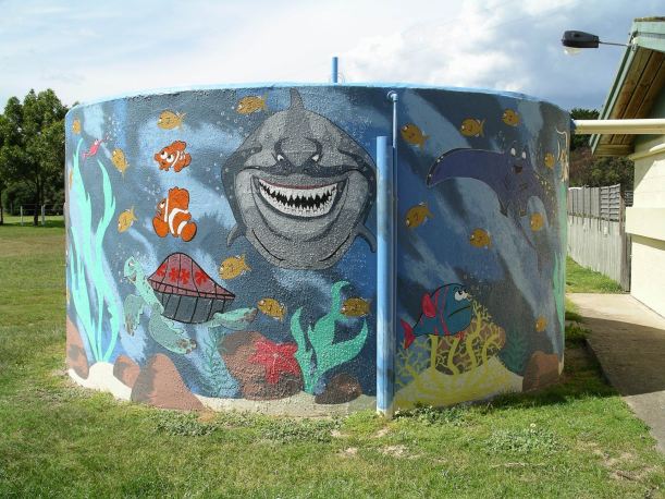 Resize of 10-21-2004 nemo tank narrawong caravan park.JPG