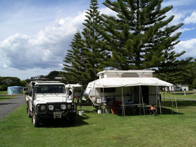 Resize of 10-21-2004 van at narrawong cp.JPG