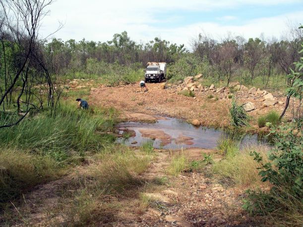 Resize of 04-10-2005 19  Billy Tea and Road Repair.JPG