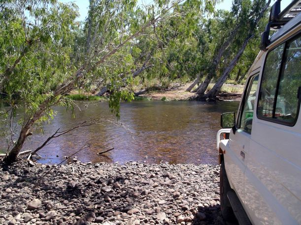 Resize of 05-14-2005 04 Where's Owens Tracks This Time- Calvert Crossing.JPG