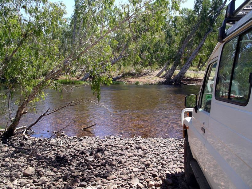 Resize of 05-14-2005 04 Where's Owens Tracks This Time- Calvert Crossing.JPG