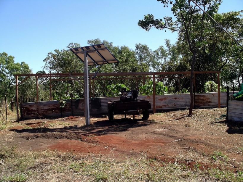 Resize of 05-17-2005 01 Shade House Progress.JPG