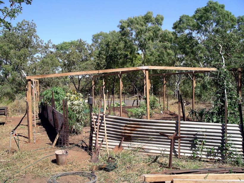 Resize of 05-17-2005 02 Shade House Progress 2.JPG