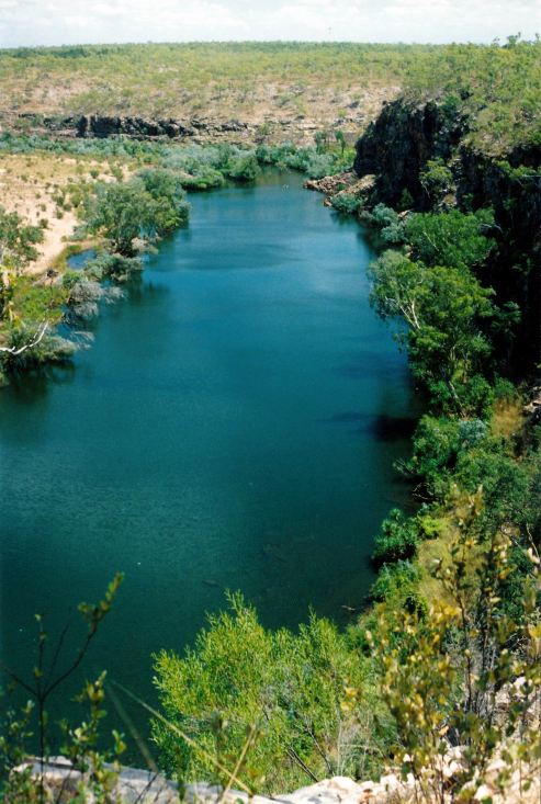 Resize of 09-15-2003 14 Calvert River from escarpment.jpg