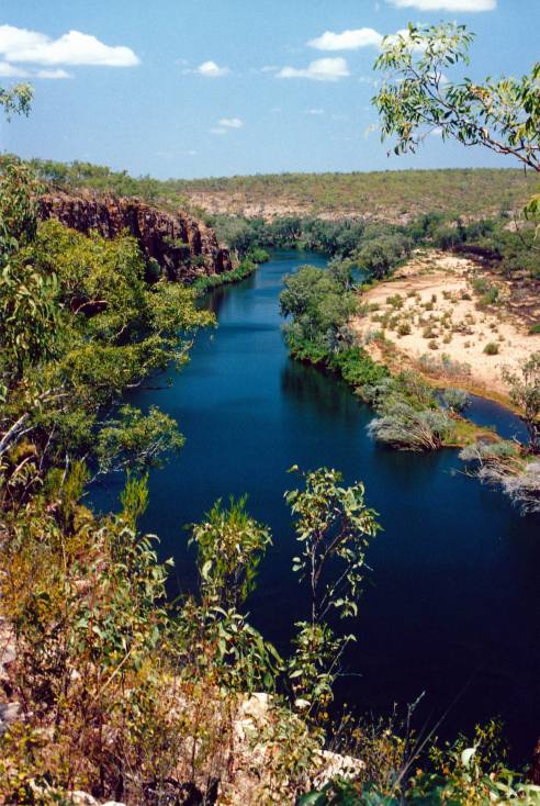 Resize of 09-15-2003 18 Calvert River from escarpment.jpg