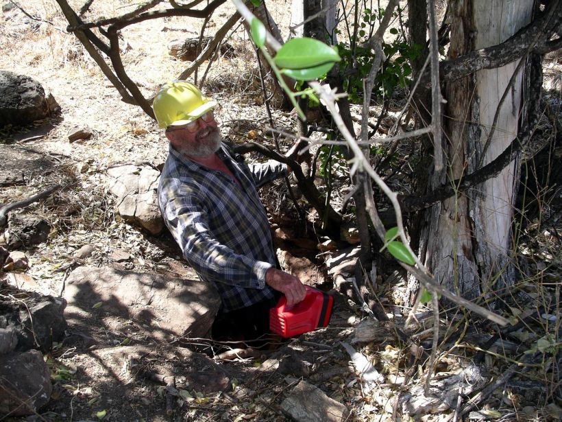 Resize of 08-30-2005 03 Cave Explorer