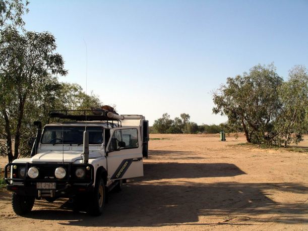 Resize of 09-20-2005 01 caravan park Birdsville