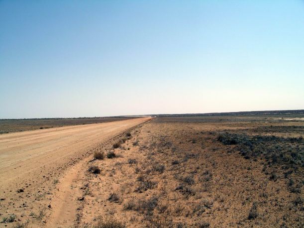Resize of 09-20-2005 03 other travellers Birdsville Track
