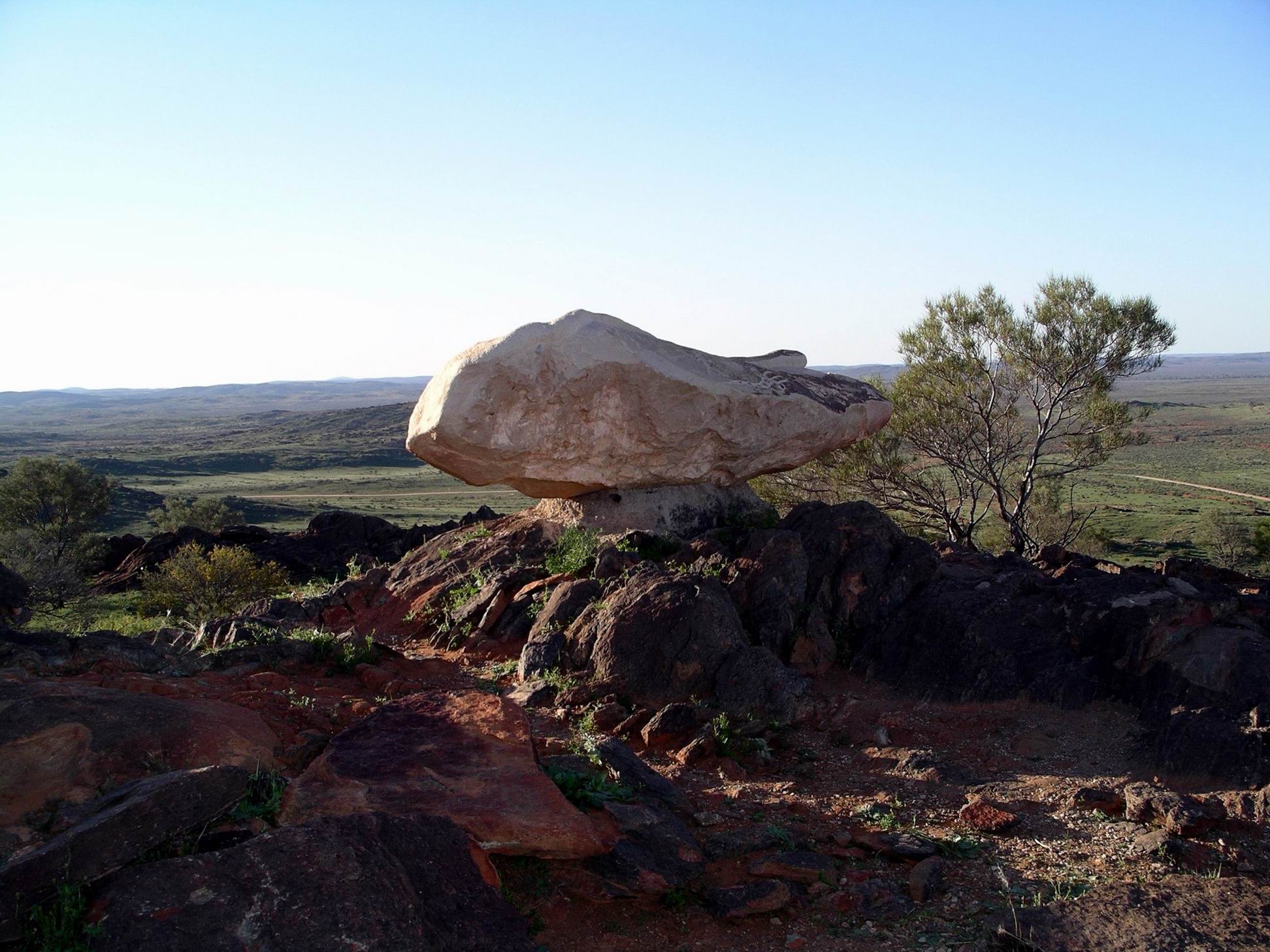 Resize of 09-27-2005 11 Desert Sculptures Broken Hill