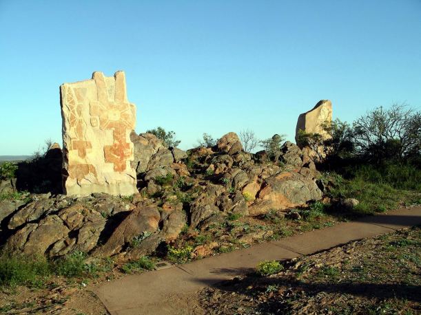 Resize of 09-27-2005 12 Desert Sculptures Broken Hill