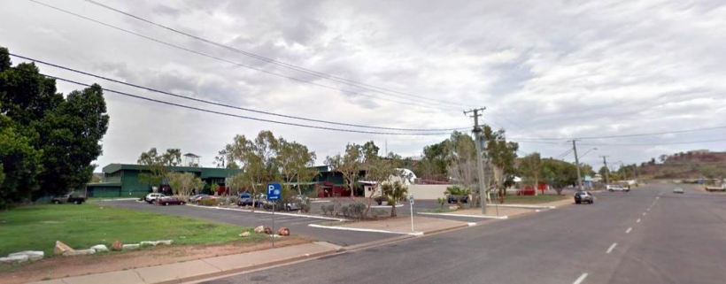 Resize of 10-04-2006 outback at isa