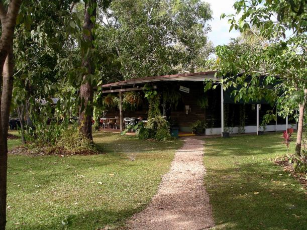 Resize of 06-14-2006 34 Monsoon Cafe approach