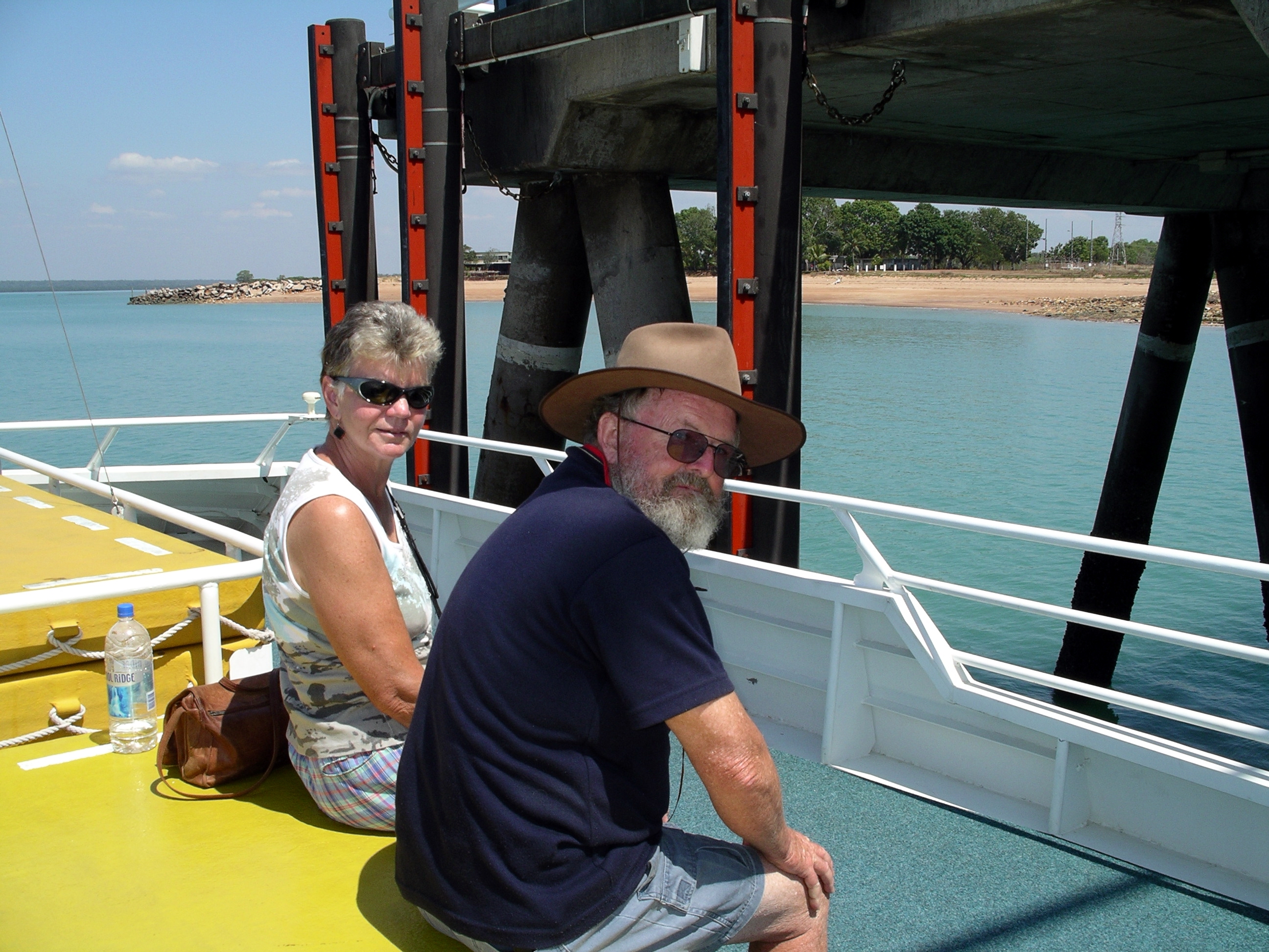 08-16-2006 06 Mandorah ferry them &amp; hotel