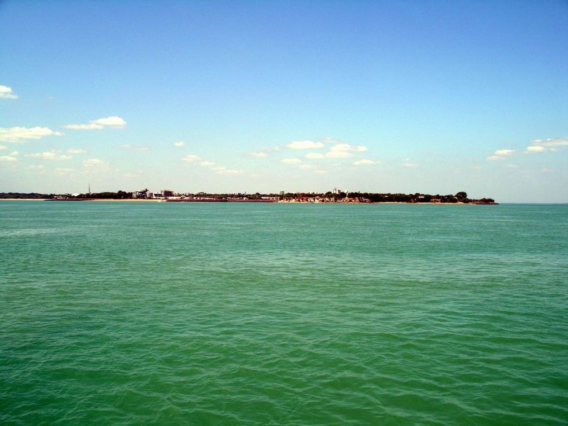 Resize of 08-16-2006 07 Mandorah ferry darwin view2