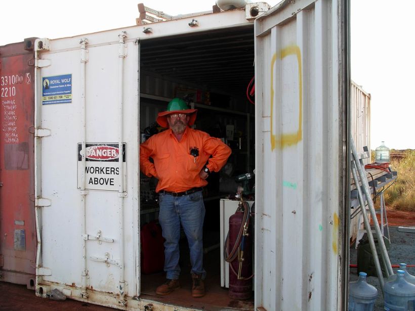 Resize of 09-23-2006 03 John at work