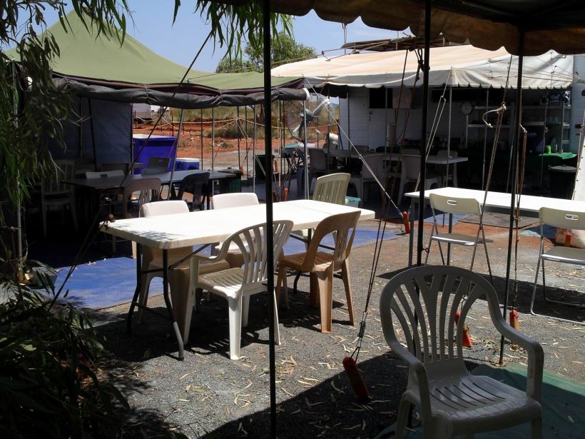 Resize of 10-01-2006 12 Fly camp dining area