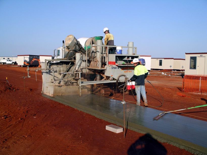 Resize of 10-09-2006 Paving 11