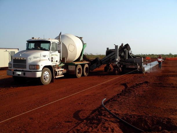 Resize of 10-09-2006 Paving 7