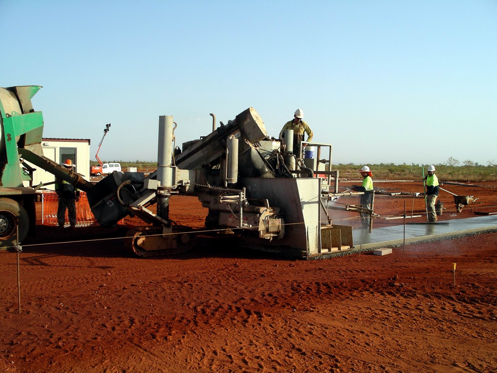 Resize of 10-09-2006 Paving 8