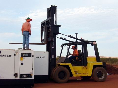Resize of 10-22-2006 P1000392 gens going in