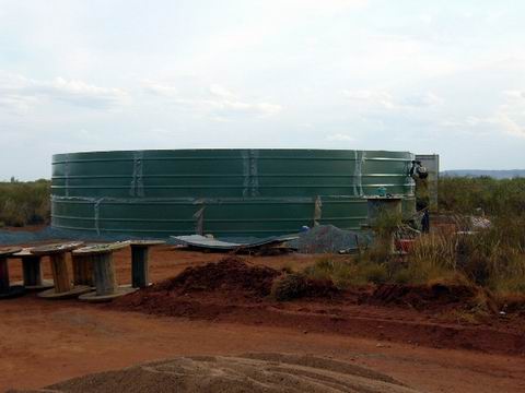 Resize of 10-22-2006 P1000394 water tank