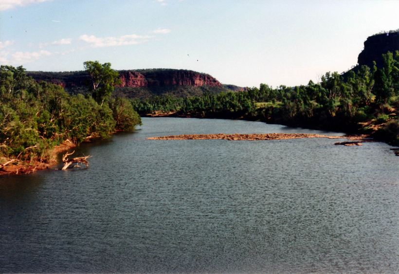 Resize of 7-8-1993 Victoria River from bridge