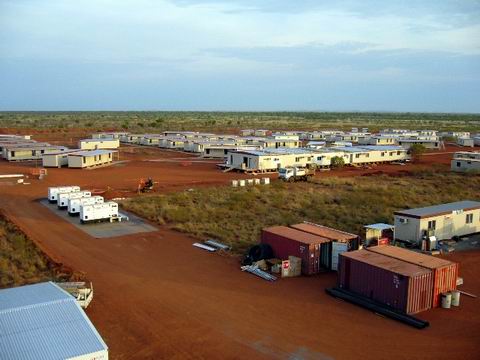 Resize of 10-24-2006 P1000403 over pods