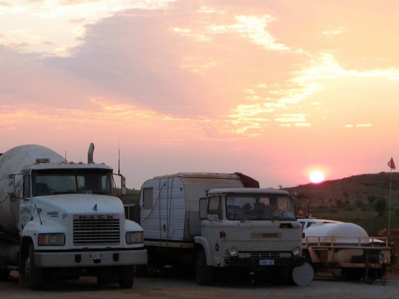 Resize of 11-14-2006 sunset fly camp rv2