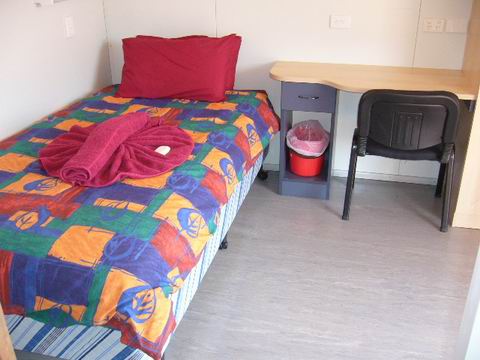 Resize of 11-27-2006 Fleetwood SPQ Bed