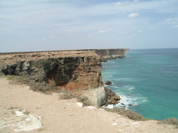 Resize of 12-08-2006 nullarbor cliffs 5